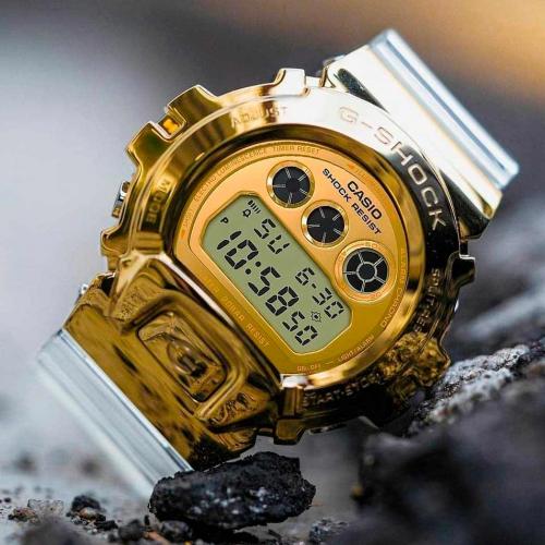 Водозащита 20 BAR позволяет использовать ударопрочные часы GM-6900SG-9ER Gold Ingot Skeleton при занятиях free-дайвингом.