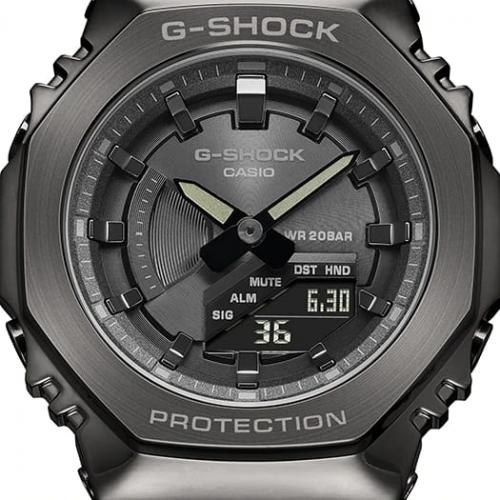 Восьмиугольные часы G-SHOCK GM-S2100-3AER CasiOak выполнены в концепте поглощающего темно-серого цвета.