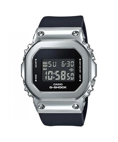 Женские прямоугольные противоударные часы CASIO G-SHOCK GM-S5600-1ER Silver со стальной накладкой, инверсные, EL, wr200m.