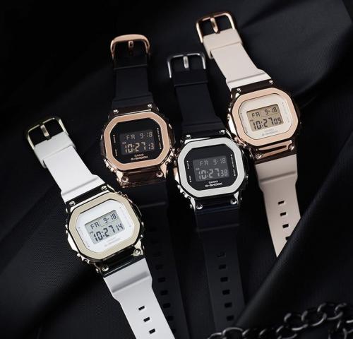 Серия женских часов GM-S5600 со стальной накладкой: GM-S5600G-7ER, GM-S5600PG-1ER, GM-S5600-1ER и GM-S5600PG-4ER.