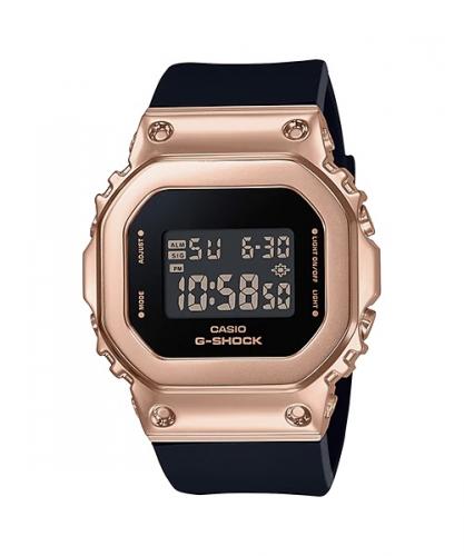 Женские прямоугольные ударопрочные часы CASIO G-SHOCK GM-S5600PG-1ER Rose Gold стальная накладка, черный ремень, wr200m.