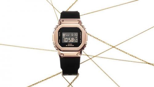 Позолоченные женские часы GM-S5600PG-1ER в море сонных звёзд скольженье, и у борта до утра бликов ярких отраженье.