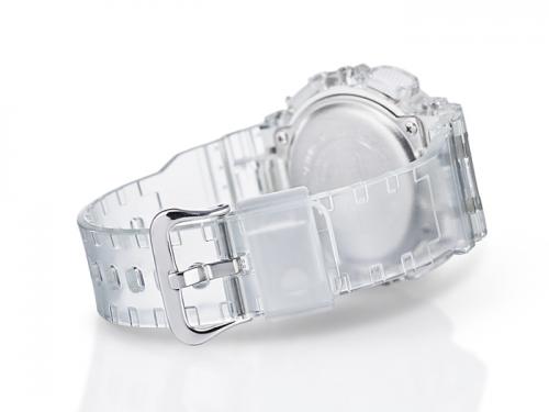 Застежка полупрозрачного полимерного ремешка часов CASIO G-SHOCK GMA-S120SR-7AER выполнена из нержавеющей стали.