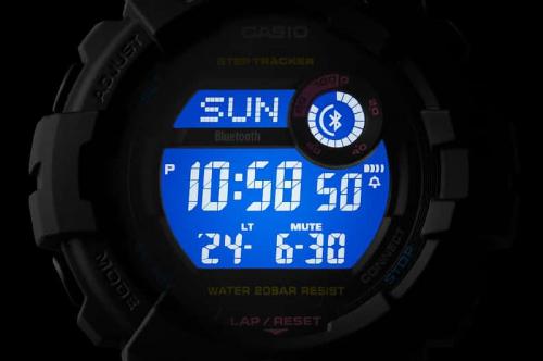 Автоподсветка цифрового дисплея часов CASIO G-SHOCK GMD-B800SC-1ER осуществляется с помощью светодиода.
