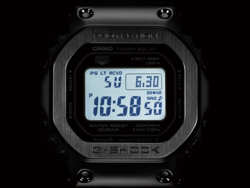 Контрастный STN дисплей часов G-SHOCK GMW-B5000D-1ER получил полностью автоматическую подсветку Super Illuminator.