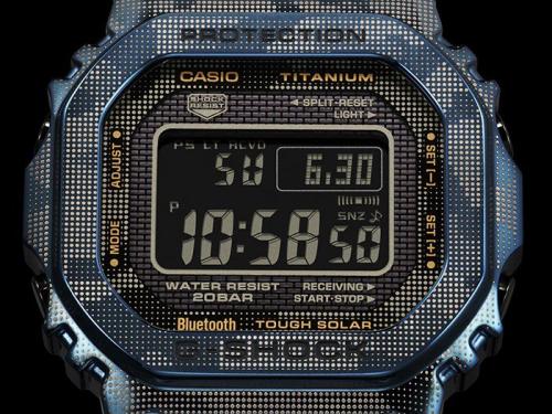 Инверсный STN дисплей часов G-SHOCK GMW-B5000TCF-2ER получил полностью автоматическую подсветку Super Illuminator.