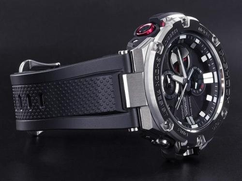 Bluetooth® позволяет подключать часы G-SHOCK GST-B100-1AER к смартфону, обеспечивая доступ ко многим функциям.