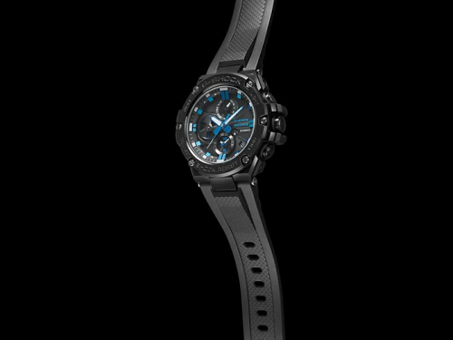 Bluetooth® позволяет подключать часы G-SHOCK GST-B100BNR-1AER к смартфону, обеспечивая доступ ко многим функциям.