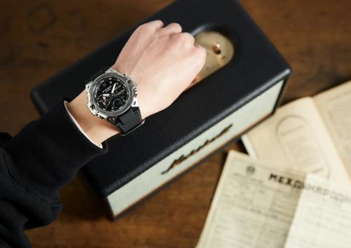 Мужские часы G-SHOCK GST-B400-1AER можно сочетать с различными образами, при этом выглядеть стильно и уместно.