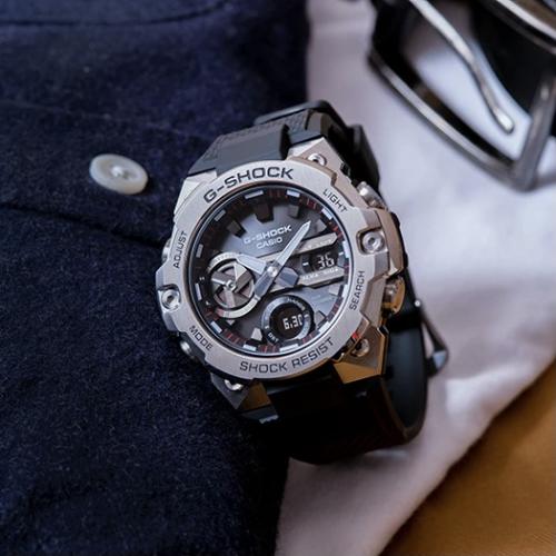 Обновленный дизайн циферблата тонких ударопрочных часов CASIO G-SHOCK GST-B400-1AER с металлической текстурой.