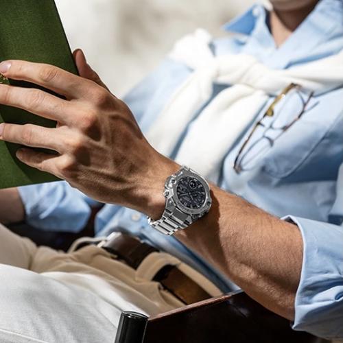 Новая степень свободы с тонким часами G-SHOCK G-steel GST-B400-1AER для тех, кто ценит время и задает стиль.