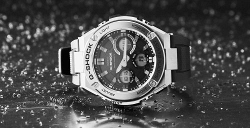 Автоподсветка циферблата часов G-SHOCK GST-W110-1AER осуществляется с помощью светодиода и стрелок с Neo-Brite.