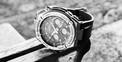 Технология питания от солнечной энергии в часах G-SHOCK GST-W110-1AER обеспечивает срок службы батареи более 10 лет.