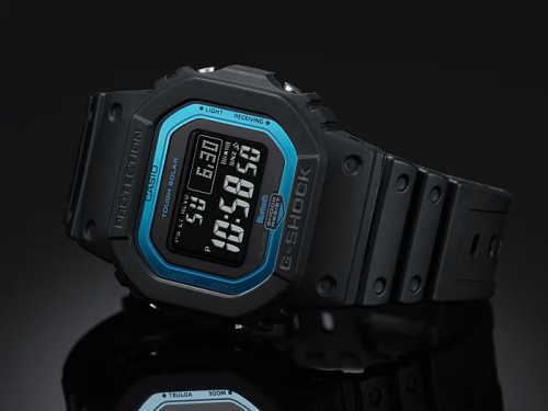 Часы CASIO G-SHOCK GW-B5600-2ER созданы по образцу «квадратного» корпуса CASIO G-SHOCK DW-5000.