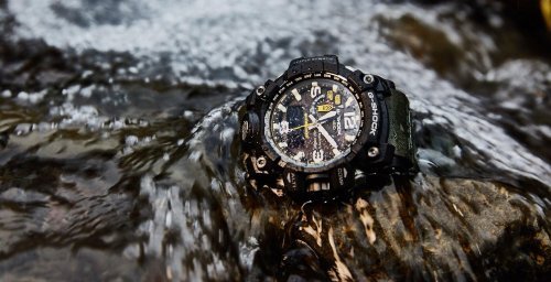 Водозащита 200 метров позволяет использовать часы CASIO G-SHOCK GWG-1000-1A3ER при занятиях free-дайвингом.