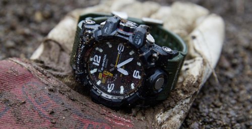 Сферическое сапфировое стекло часов G-SHOCK GWG-1000-1A3ER обладает высокой прочностью и устойчивостью к царапинам. 