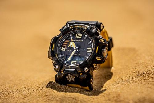 В часах из кованого карбона G-SHOCK GWG-2000-1A5ER Mudmaster встроены технологии  Tough Solar и радиосинхронизации времени.