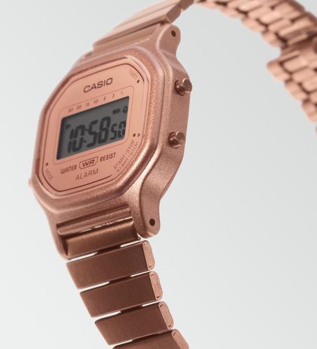 Маленький полимерный корпус ретро часов CASIO VINTAGE LA-11WR-5AEF цвета rose gold покрыт электрохимическим способом.