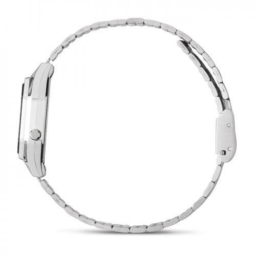 Застежка винтажных часов CASIO LA680WEA-7EF позволяет отрегулировать размер браслета согласно обхвату запястья.