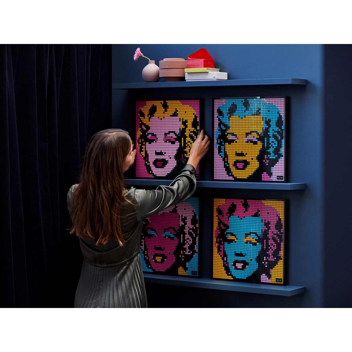 Из четырех наборов LEGO® Art (31197) вы воссоздите легендарную серию портретов Мэрилин Энди Уорхола.