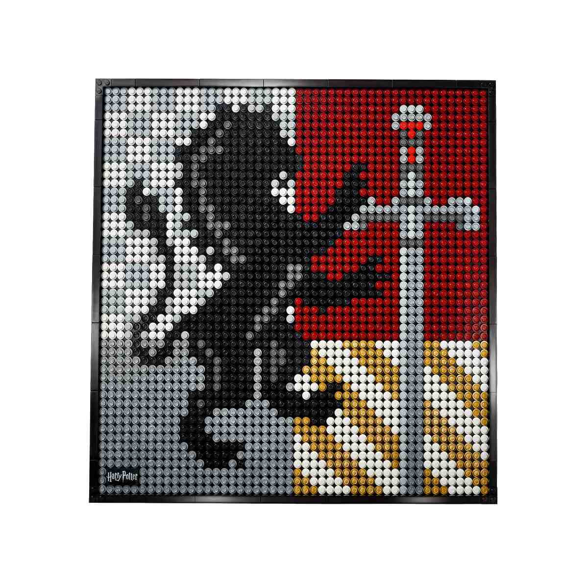 Сконструируйте с набором LEGO® Art Harry Potter™ Hogwarts™ Crests (31201) герб факультета Хогвартса - Гриффиндорф.