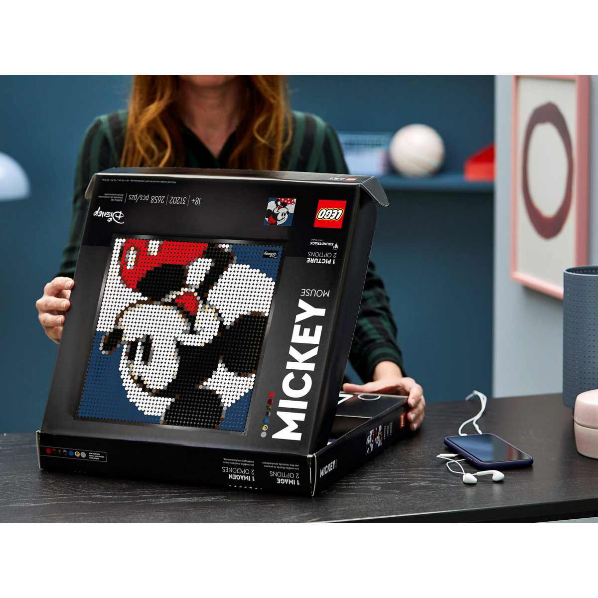 Распаковка набора LEGO® Art Disney's Mickey Mouse (31202) оставляет поистине незабываемые впечатления.
