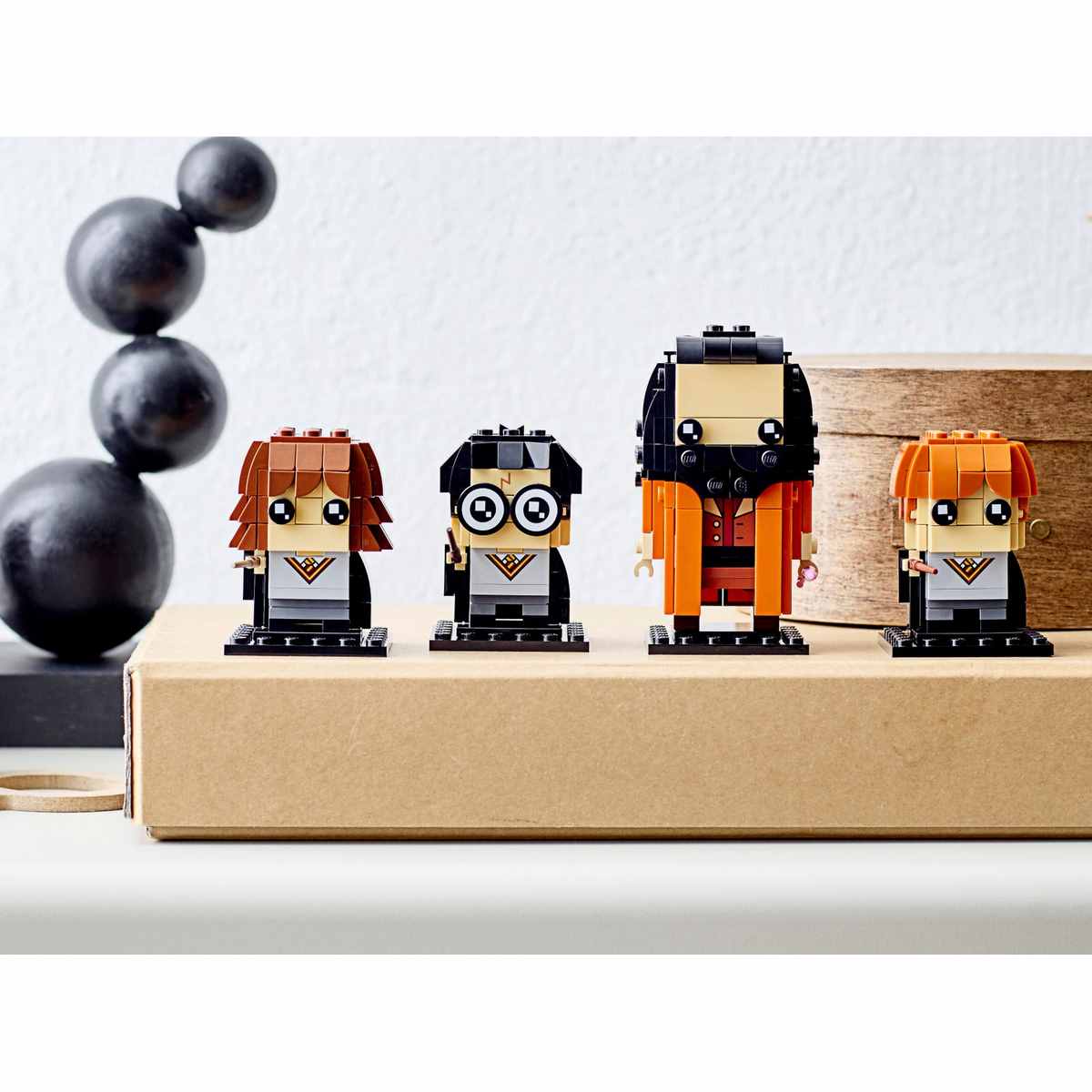 Знаменитые фигурки героев Хогвартса набора LEGO® BrickHeadz™ Harry Potter™ (40495) выполнены со всеми аутентичными деталями.