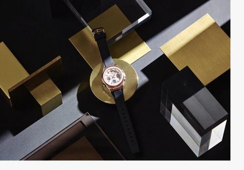 Часы CASIO BABY-G MSG-S600G-1AER получили стальную накладку IP Rose Gold на корпус и черный полимерный ремешок.