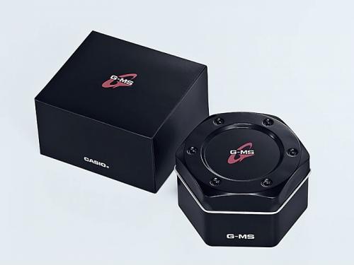 Часы CASIO BABY-G MSG-S600G-7AER комплектуются специальной металлической черной упаковкой с лого коллекции G-MS.