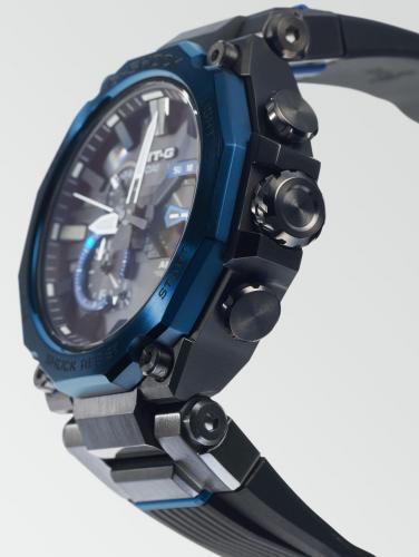 Технология Triple G Resist защищает часы CASIO G-SHOCK MTG-B2000B-1A2ER от ударов, вибрации и центробежной силы.
