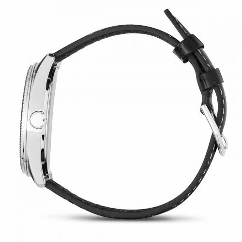 Черный ремешок мужских аналоговых часов CASIO MTP-1302PL-7BVEF комплектуется стальной застежкой (пряжка) и держателем.