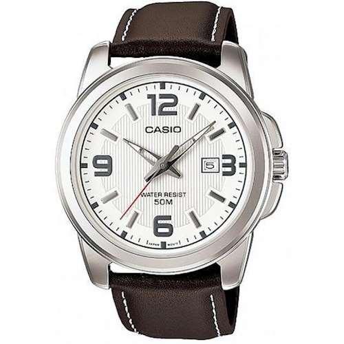 Крупные мужские часы CASIO MTP-1314PL-7AVEF с большими цифрами и датой на белом циферблате, коричневый ремешок.