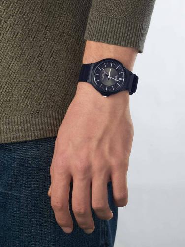 Черные пластиковые часы CASIO MW-240-1E3VEF на полимерном ремешке дополнят непритязательный повседневный стиль.