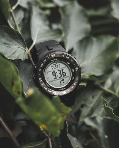 Часы PRO TREK PRG-330-1ER с солнечной батарейкой оснащены датчиками: компас, термометр, барометр/высотомер.