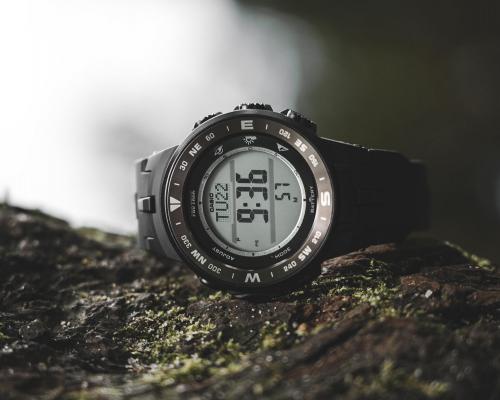 Туристические цифровые часы CASIO PRG-330-1ER рассчитаны на работу при низких температурах и в экстремальных условиях.