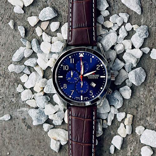 100-метровая водонепроницаемость часов SMH 06-4316.04.003 Helvetus Chrono позволяет купаться в море или бассейне. 