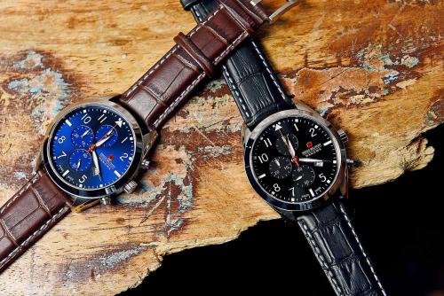 Серия швейцарских часов SMH Helvetus Chrono представлена моделями на кожаных ремнях: 06-4316.04.003 и 06-4316.04.007.