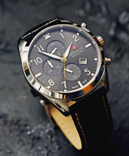 Круглый корпус часов SMH 06-4316.7.04.009 Helvetus Chrono выполнен из нержавеющей стали 316L с зеркальной полировкой безеля.