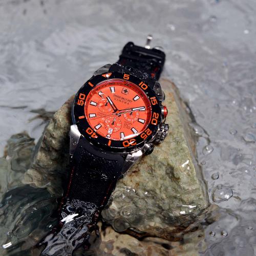 20 Atm (200 m.) водонепроницаемость часов SMH 06-4324.04.079 Scuba Diver Chrono позволяет заниматься нырянием free diving.