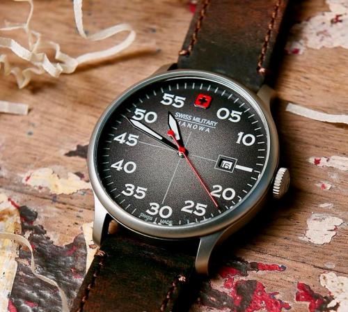 Неоклассическая модель швейцарских мужских часов SMH Active Duty 06-4326.30.009 с уникальным дизайном циферблата.